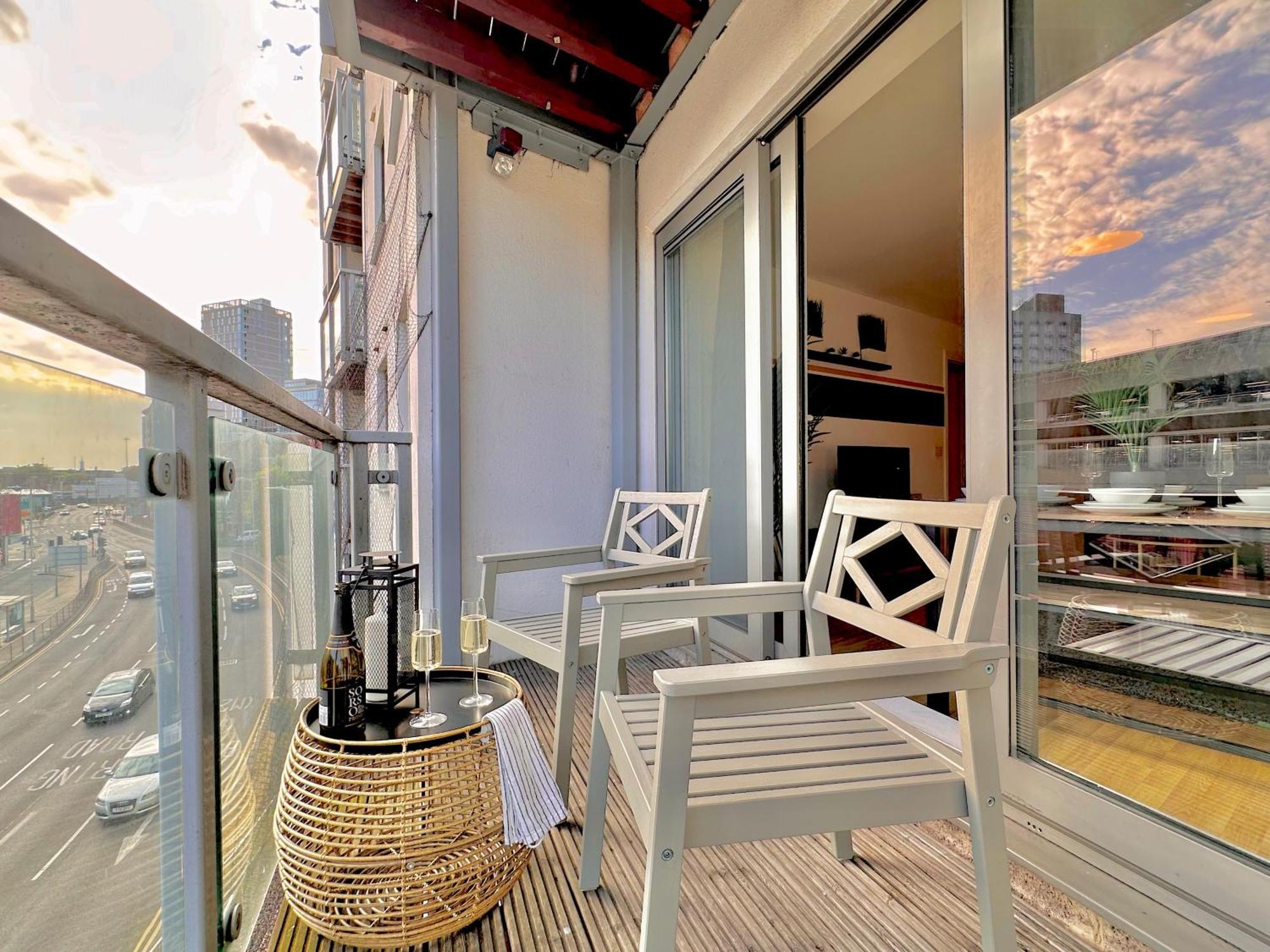 Watford Serviced Apartment, Free Parking, City Centre Bagian luar foto