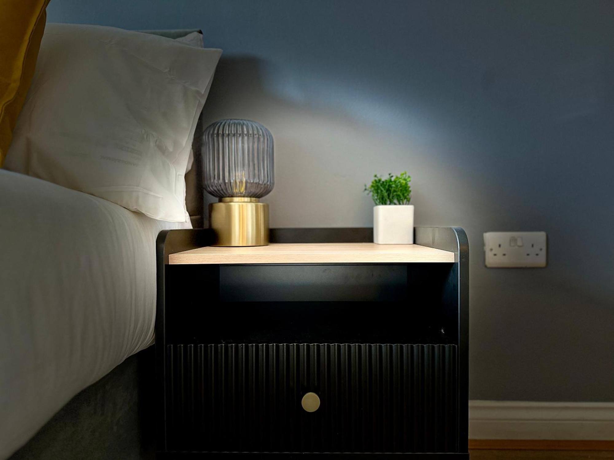 Watford Serviced Apartment, Free Parking, City Centre Bagian luar foto