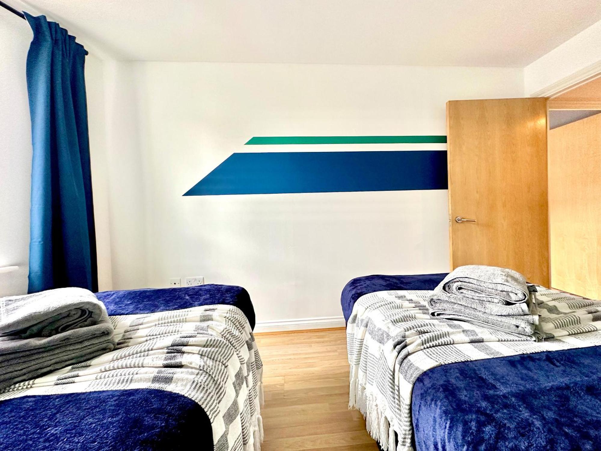 Watford Serviced Apartment, Free Parking, City Centre Bagian luar foto