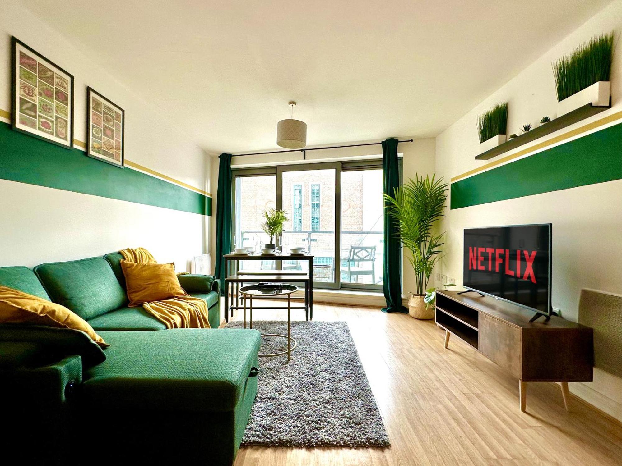 Watford Serviced Apartment, Free Parking, City Centre Bagian luar foto