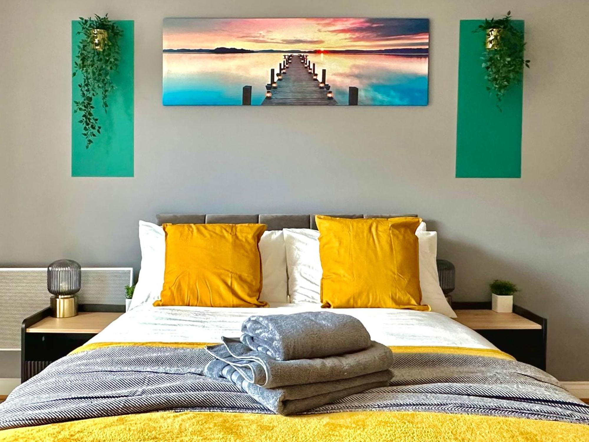 Watford Serviced Apartment, Free Parking, City Centre Bagian luar foto